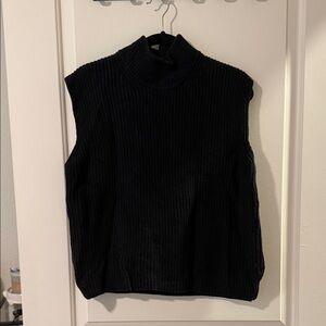Women’s Black Sleeveless Sweater